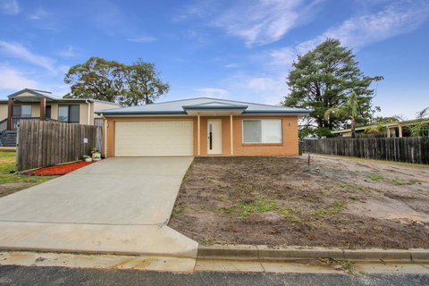 V & V Family Dream Away - 1 Gold Coast 2