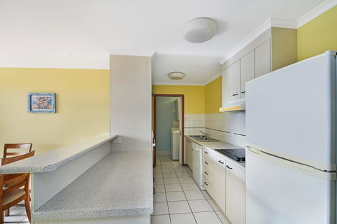 Vaai Moana - 5/10 Oriole Avenue - Gold Coast 4U 2
