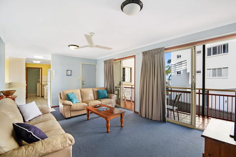 Vaai Moana - 5/10 Oriole Avenue - Gold Coast 4U 1