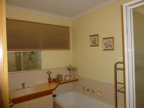 Vella Room - Accommodation Gold Coast 2