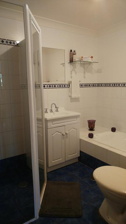 Ven & Marks Place - Gold Coast 4U 3