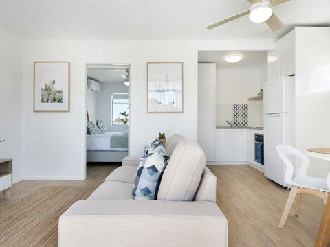 Ventura Beach Motel - 1 Bedroom Unit 8 - Gold Coast 4U 0