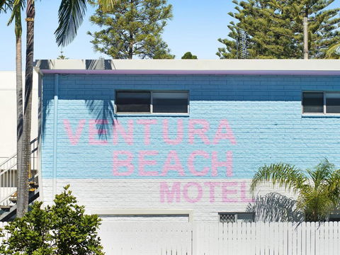 Ventura Beach Motel - 1 Bedroom Unit 8 - Gold Coast 4U 2