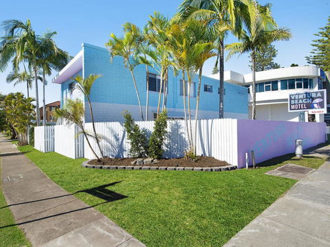 Ventura Beach Motel 3 Bedroom Poolside - Gold Coast 4U 3