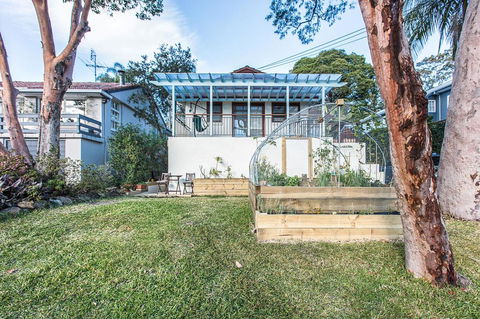Vibrant Oversized Studio In Leafy Balgowlah - Accommodation Gold Coast 1