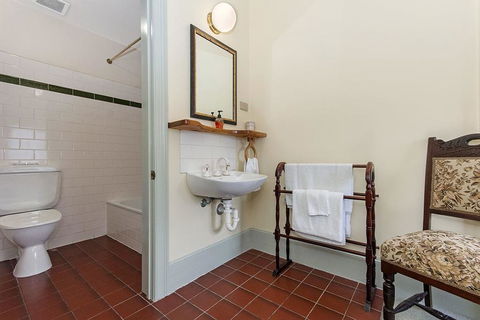 Victoria House - Accommodation Gold Coast 1