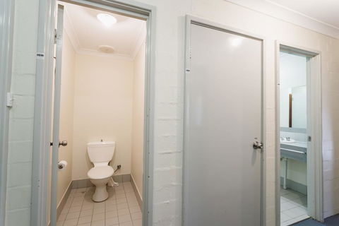 Vickery House 8 Bedroom Flat - Accommodation Gold Coast 2