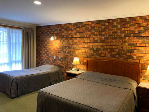 Victoriana Motor Inn - Gold Coast 4U 1