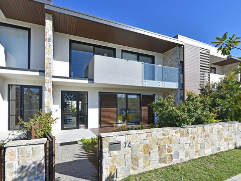 Villa Capri Waterside At Trinity Point - Accommodation Gold Coast 0