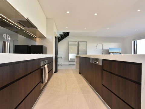 Villa Capri Waterside At Trinity Point - Accommodation Gold Coast 2