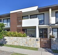 Villa Catania Waterside at Trinity Point - Gold Coast 4U