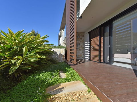 Villa Catania Waterside At Trinity Point - Gold Coast 4U 2