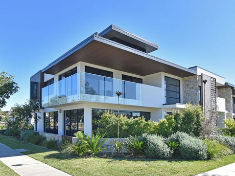 Villa Sorrento Waterside At Trinity Point - 1 Gold Coast 0