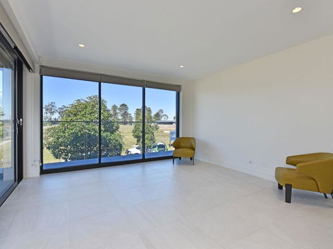 Villa Sorrento Waterside At Trinity Point - 1 Gold Coast 3