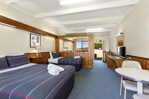 Village Family Motor Inn - Accommodation Gold Coast 2