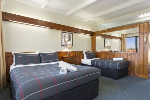 Village Family Motor Inn - Accommodation Gold Coast 3