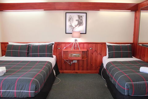 Village Family Motor Inn - Accommodation Gold Coast 1