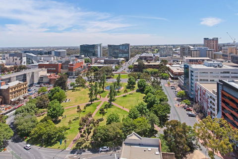 Vision On Morphett Adelaide Central - Gold Coast 4U 3