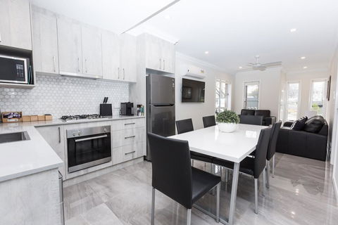 Wagga Apartments #2 - Accommodation Gold Coast 0