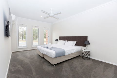 Wagga Apartments #2 - Accommodation Gold Coast 3