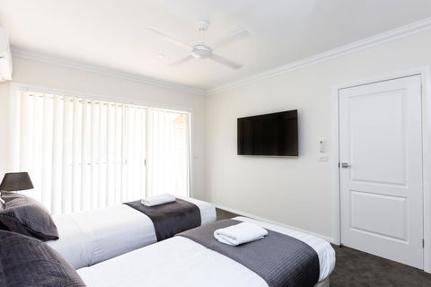 Wagga Apartments #4 - Accommodation Gold Coast 3