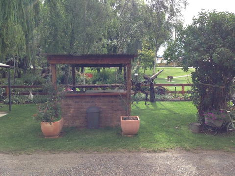 Walcha Royal Cafe & Accommodation - Accommodation Gold Coast 2