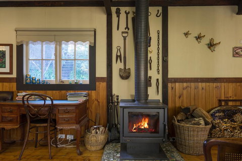 Walhalla Coach House - Accommodation Gold Coast 2