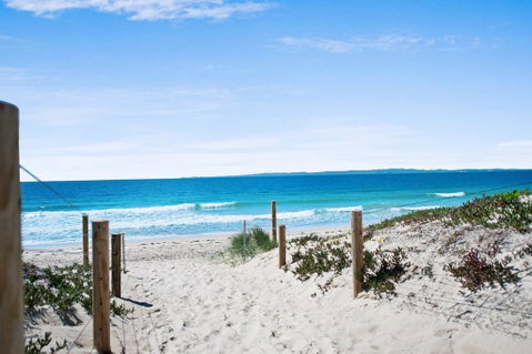 Walk To Surf Beach, Club And Shops - Sands Court Boyd St, Woorim - Accommodation Gold Coast 2