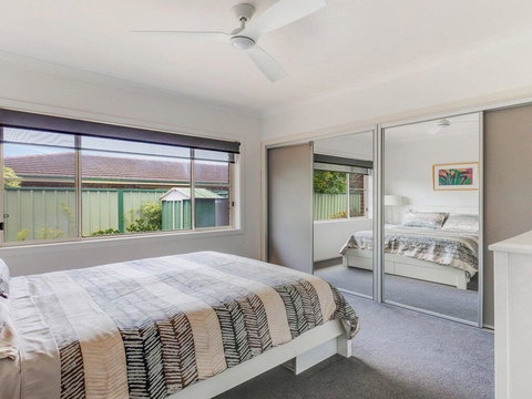 Walling-Clifton Gardens - Backing Onto Golf Course - Accommodation Gold Coast 1