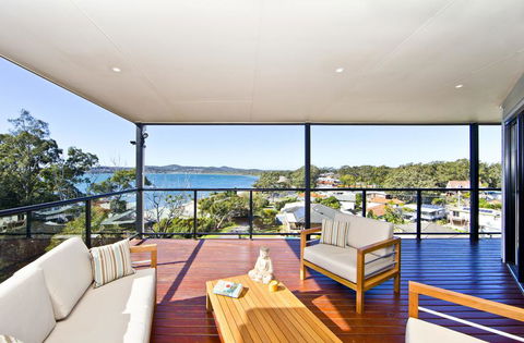 Wanda Point House - Tranquil, Elegant & Dog Friendly - Accommodation Gold Coast 1