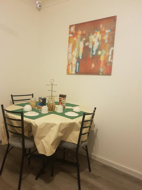 Warm Friendly Family Environment In Braybrook - Accommodation Gold Coast 3