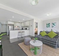 WARRICK FRAM 3 BEDS APT FREE PARKING WALK TO WESTFIELD CLOSE TO HOSPITAL NWF003 - Gold Coast 4U