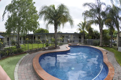 Warrina Motor Inn - Accommodation Gold Coast 0