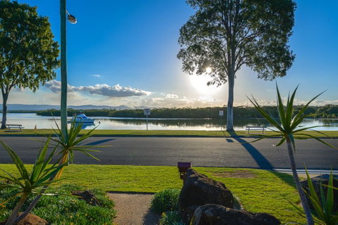 Waterfront Family House - Accommodation Gold Coast 1