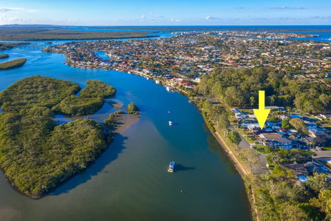 Waterfront Family House - Accommodation Gold Coast 2