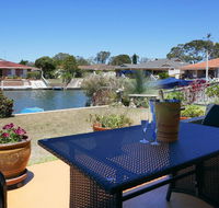 Waterfront Haven with jetty mooring and WiFI - 1 Gold Coast