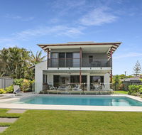 WATERFRONT HOME BORDERING MOOLOOLABA - Accommodation Gold Coast