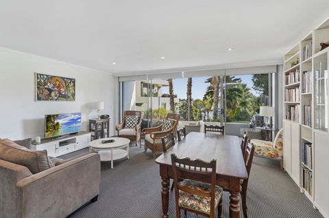 Waterfront Resort Living With Space For The Family - Gold Coast 4U 0