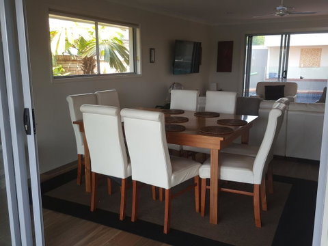 Waterfront Retreat - Accommodation Gold Coast 1