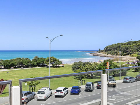 WATERFRONT SEVEN - In The Heart Of Lorne - Accommodation Gold Coast 2