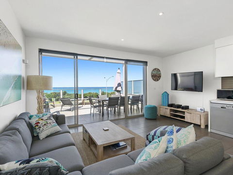 WATERFRONT SEVEN - In The Heart Of Lorne - Accommodation Gold Coast 3