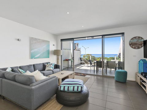 WATERFRONT SEVEN - In The Heart Of Lorne - Accommodation Gold Coast 0