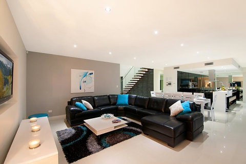 Waterfront Splendour - Accommodation Gold Coast 2