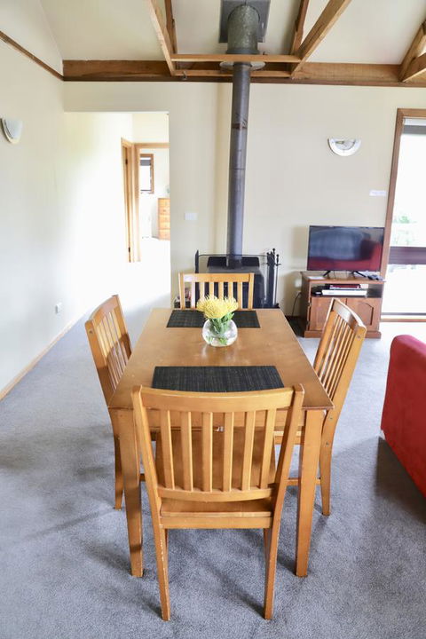 Red Ceder Cottage - Great Ocean Road - Port Campbell - Accommodation Gold Coast 15