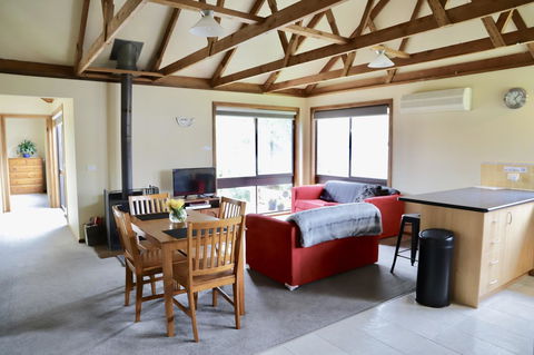 Red Ceder Cottage - Great Ocean Road - Port Campbell - Accommodation Gold Coast 12