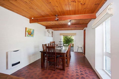 Plummers Mill - Central Townhouse - Accommodation Gold Coast 4