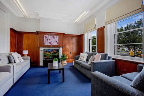 Plummers Mill - Central Townhouse - Accommodation Gold Coast 1