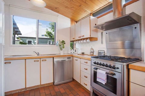 Plummers Mill - Central Townhouse - Accommodation Gold Coast 2