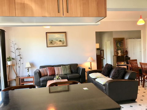 Hillâ€™s Creek Holiday Home - Gold Coast 4U 7