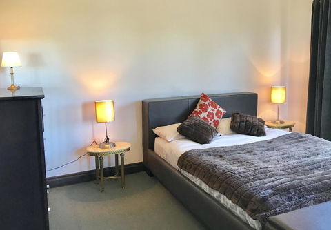 Hillâ€™s Creek Holiday Home - Gold Coast 4U 10